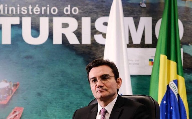 Lula confirma saída de Sabino do Turismo; União Brasil mantém comando da pasta