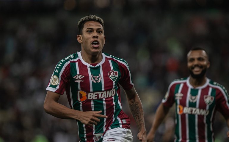 Fluminense freia sequência do Avaí e volta a vencer no Brasileirão