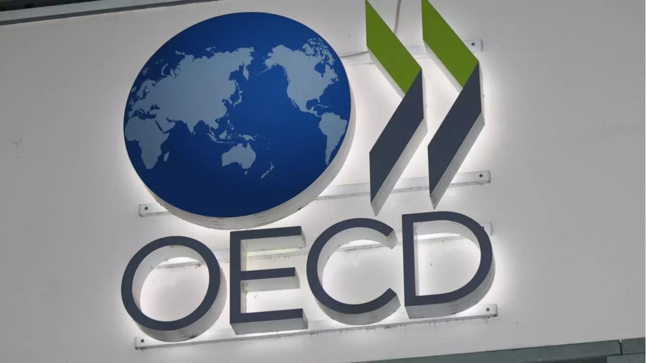 Taxa anual do CPI da OCDE arrefece a 7,7% em março (ante 8,8%), com inflação de energia a 1,3%