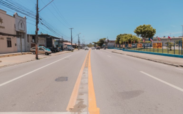 Prismas de concreto da Avenida Menino Marcelo começam a ser substituídos