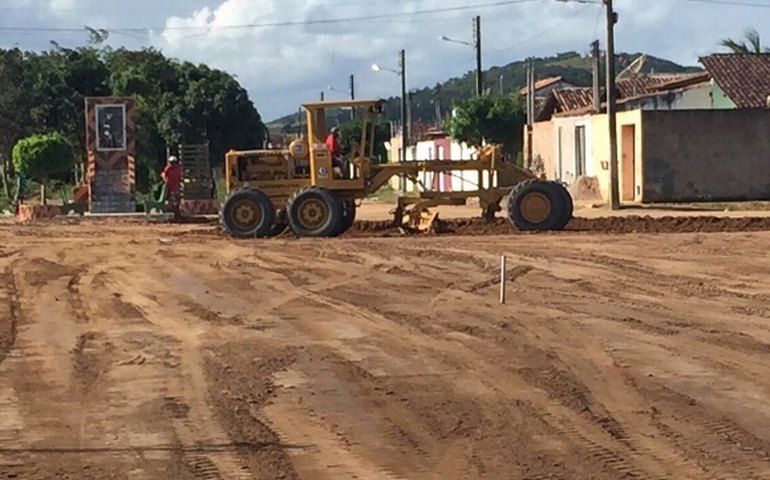 Após 12 anos, Arapiraca recebe obras para construção de escola estadual