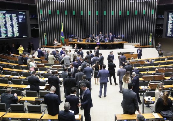 Câmara muda condição para renegociação e desobriga desistência de ações judiciais