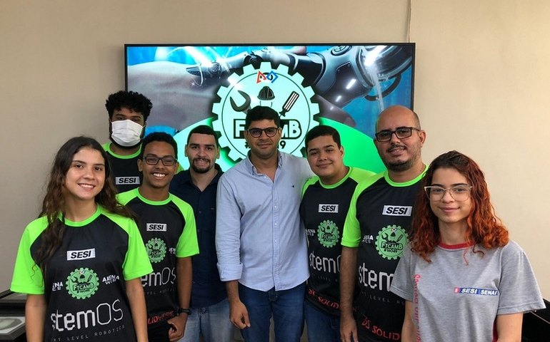 Sedetur recebe equipe de robótica do Sesi Alagoas