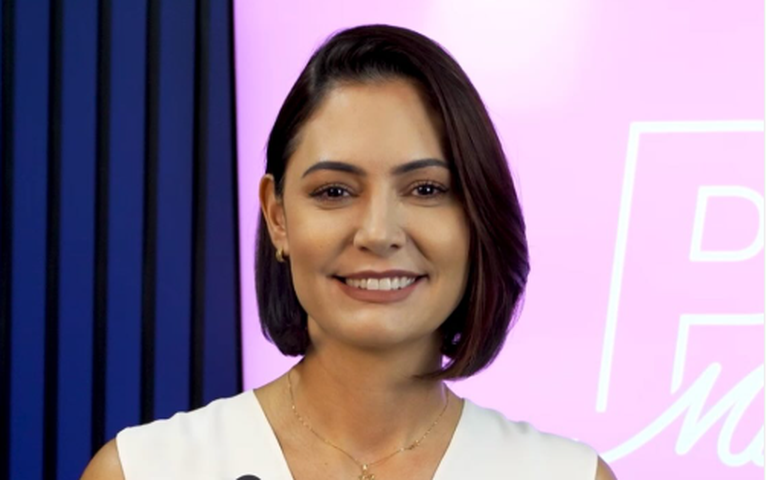 Michelle publica nas redes saída de Bolsonaro de centro cirúrgico