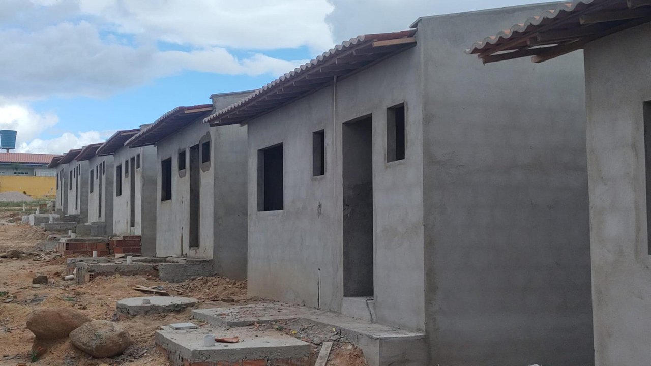 Cidade de Senador Rui Palmeira recebe obras de habitação da Seinfra