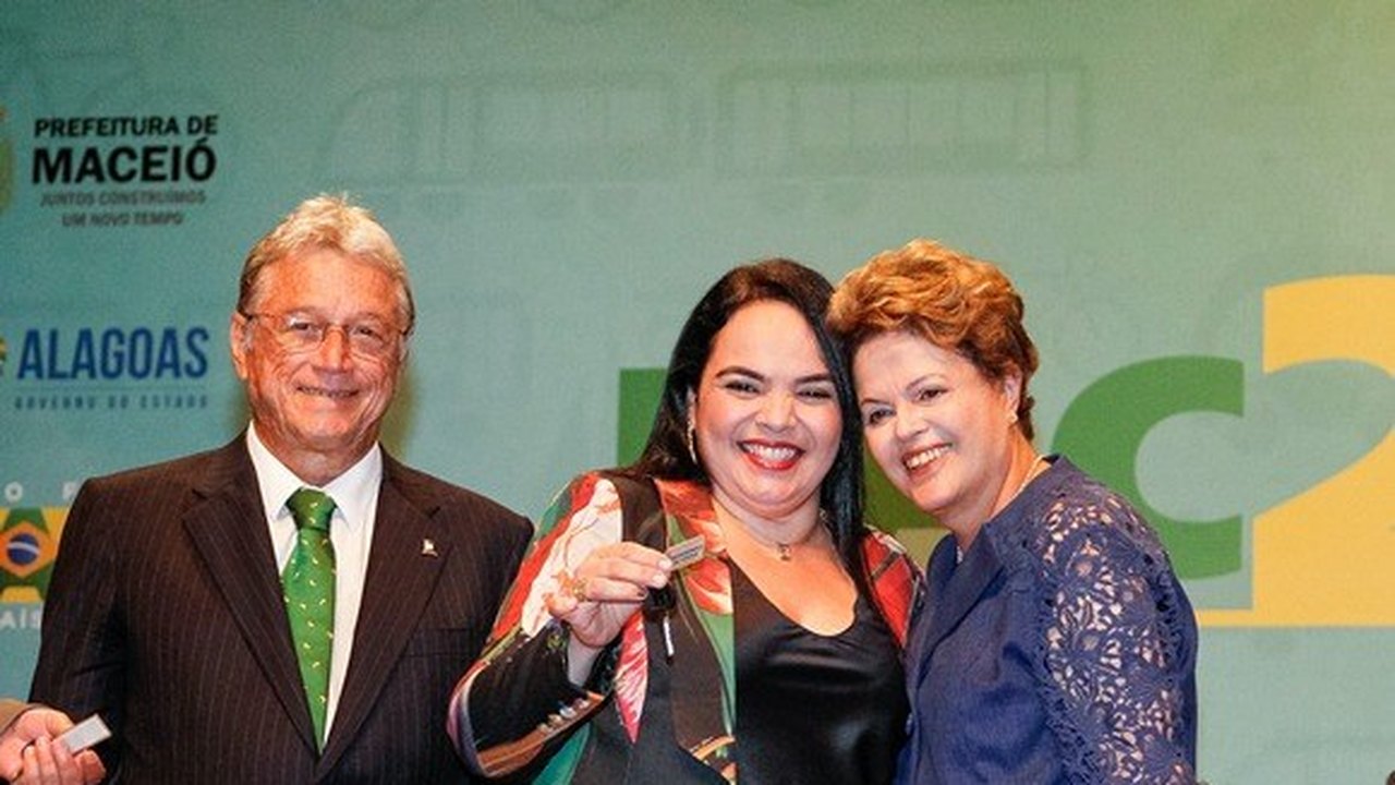 ‘Estou tristíssima’, diz Dilma ao decretar luto oficial de três dias