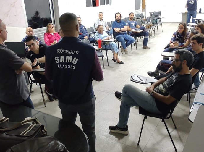 Samu reúne equipe médica para alinhar diretrizes e otimizar o atendimento pré-hospitalar