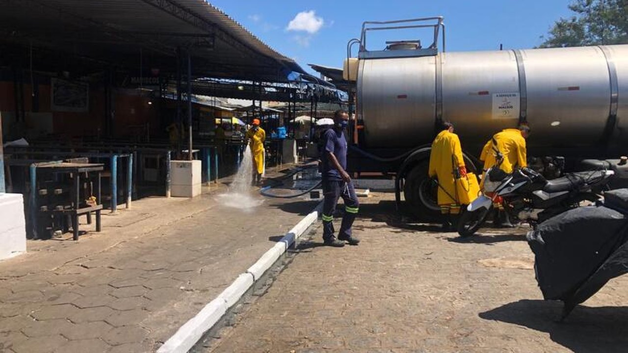Mercado da Produção recebe mutirão e passa por serviço de desinfecção e limpeza