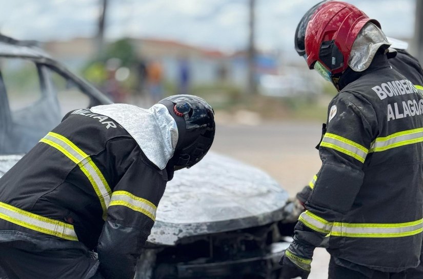 Bombeiros combatem dois incêndios em Arapiraca em menos de 12 horas
