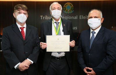 Presidente do TJ destaca atuação de Pedro Augusto Mendonça, homenageado pelo TRE/AL