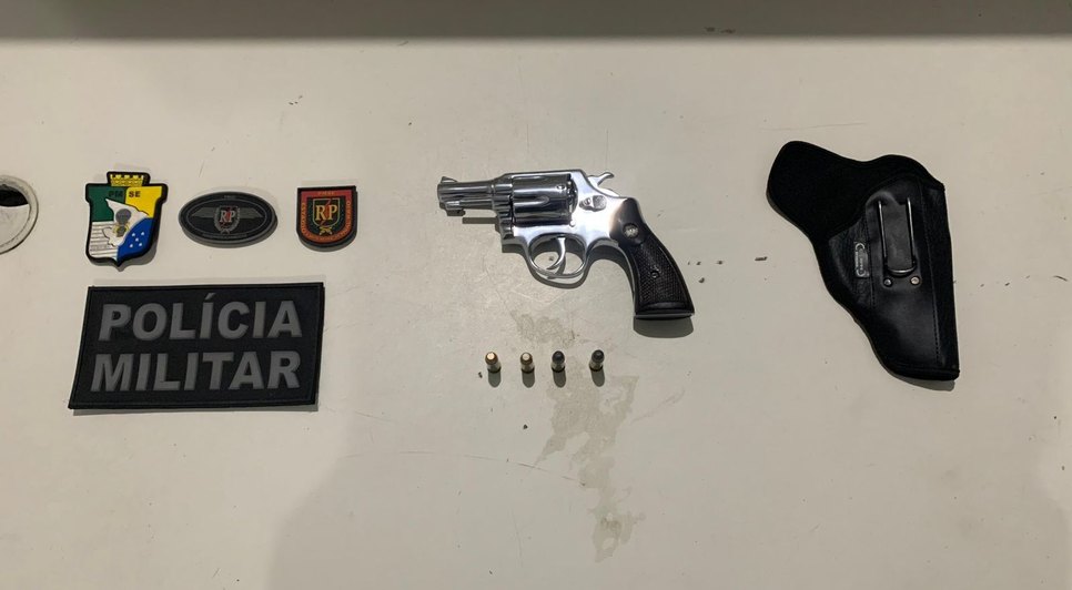 NILU PRISÃO PORTE ARMA DE FOGO / Foto: Reprodução: Foto/ Polícia Militar