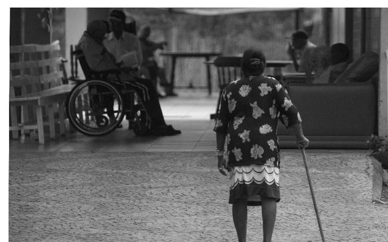 Teste é capaz de prever risco de queda de idosos 6 meses antes