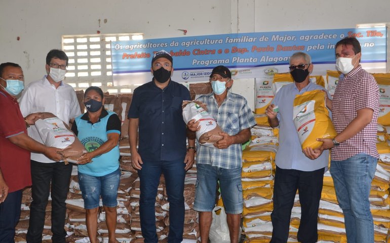Em apoio ao agricultor, prefeitura de Major entrega 11 toneladas de sementes de feijão e milho