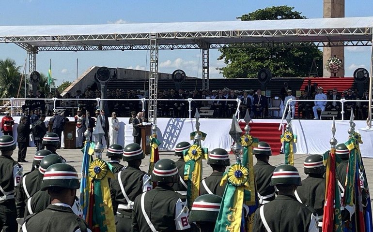 'Ato de respeito à nossa história': Múcio homenageia tropas da FEB que lutaram na 2ª Guerra (VÍDEOS)