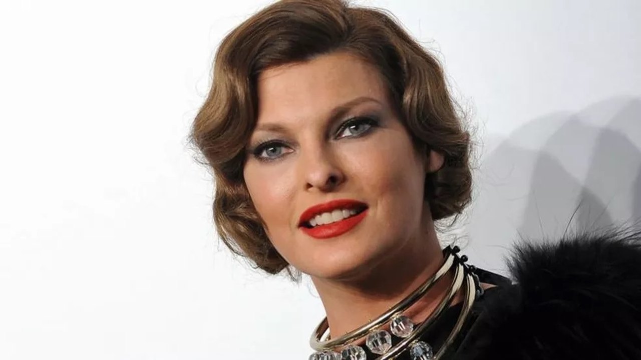 Após procedimento estético desastroso, Linda Evangelista estampa Vogue britânica