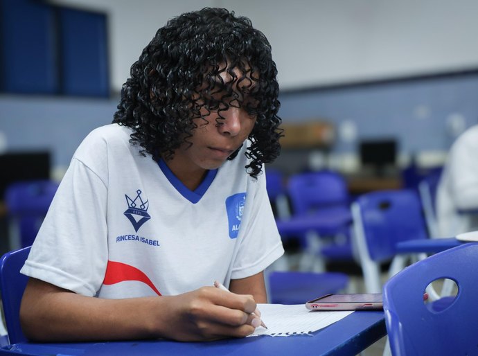 Mais de mil estudantes participam da segunda fase da Olimpíada Alagoana de Matemática