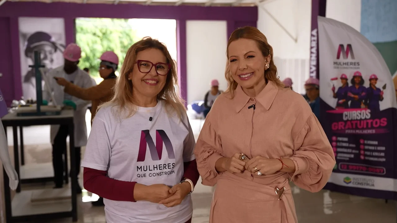 Retratos Femininos destaca história da presidente do projeto Mulheres que Constroem