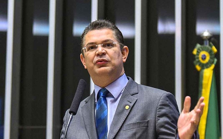 Prisão de ex-ministro foi ‘juridicamente errada’, diz líder da bancada evangélica