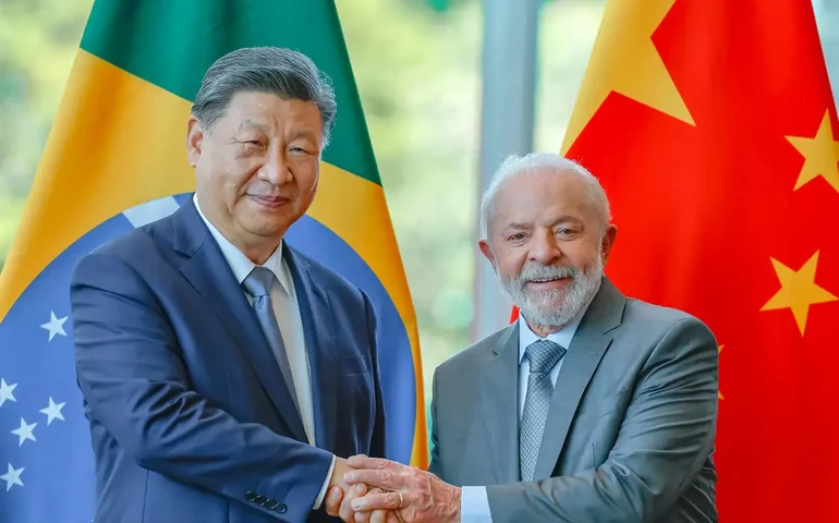 Lula e Xi Jinping defendem 'negociação de paz imediata' entre Ucrânia e Rússia