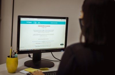 Seduc divulga prazo final para inscrições do projeto Escolas Conectadas