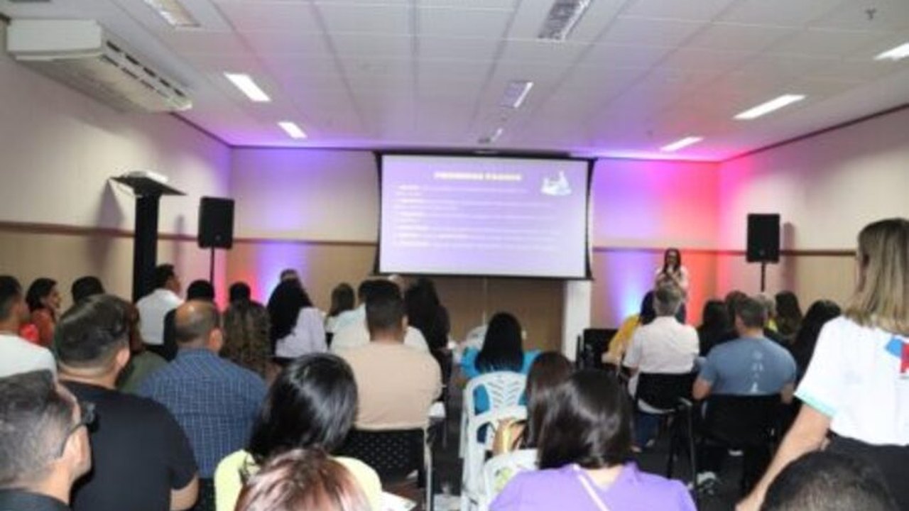 Debate sobre comunicação institucional lota sala no Congresso dos Municípios