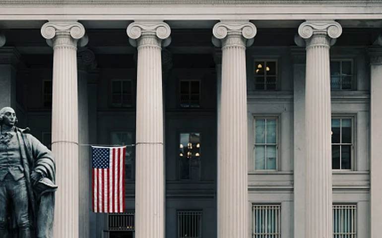 Tesouro dos EUA impõe novas sanções por envio maquinário sensível para defesa do Irã