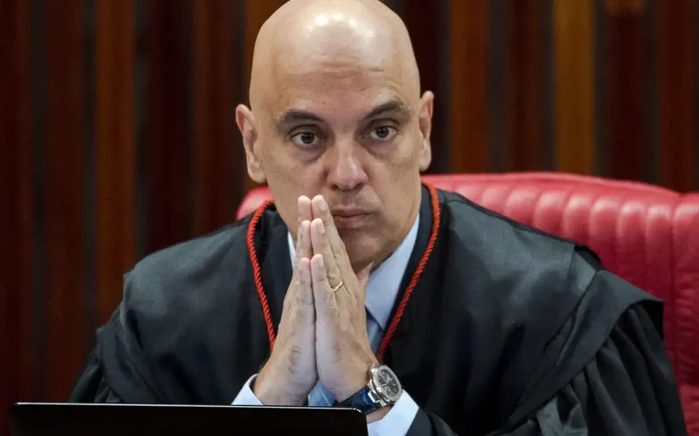 Moraes chama reunião ministerial de 'golpista' e diz que Bolsonaro 'instigou' contra o TSE