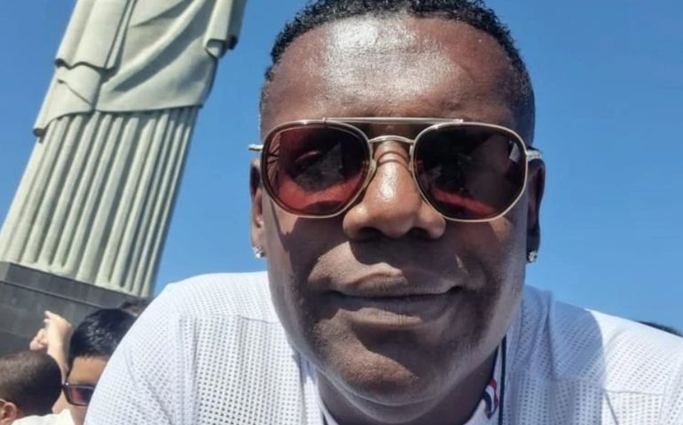 MC Marcinho é intubado no Rio após parada cardíaca: 'Estado é grave mas estável'