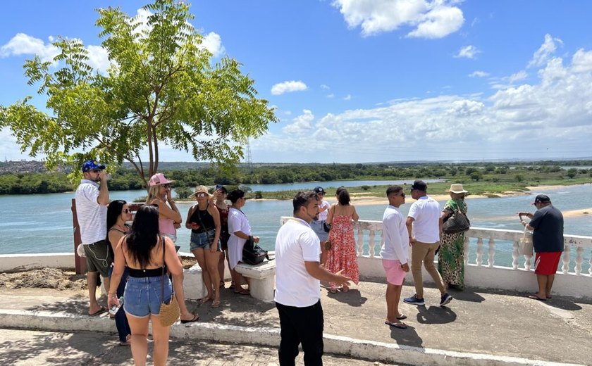 Agentes de viagens se encantam pelo Destino Penedo