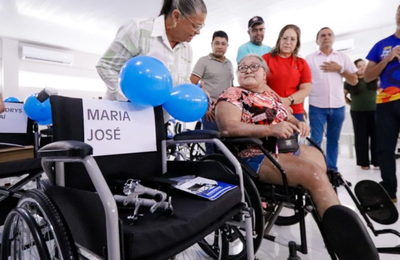 Prefeitura de Palmeira entrega 60 cadeiras motorizadas e de banho para instituições assistenciais nesta quinta (27)