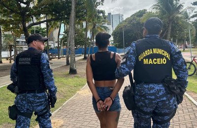 Mulher é presa suspeita de tráfico de drogas durante operação da Segurança Cidadã