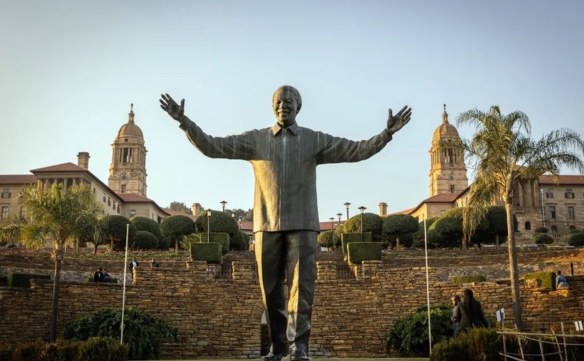 No dia em que é celebrado, Mandela vai de herói a bode expiatório numa África do Sul em crise