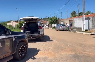 Polícia Científica Alagoas encontra vestígios de criminosos em veículo usado em assaltos