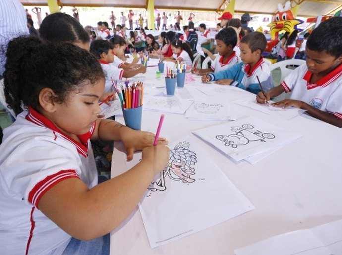 Renan Filho anuncia recuperação de ginásio poliesportivo em Mar Vermelho