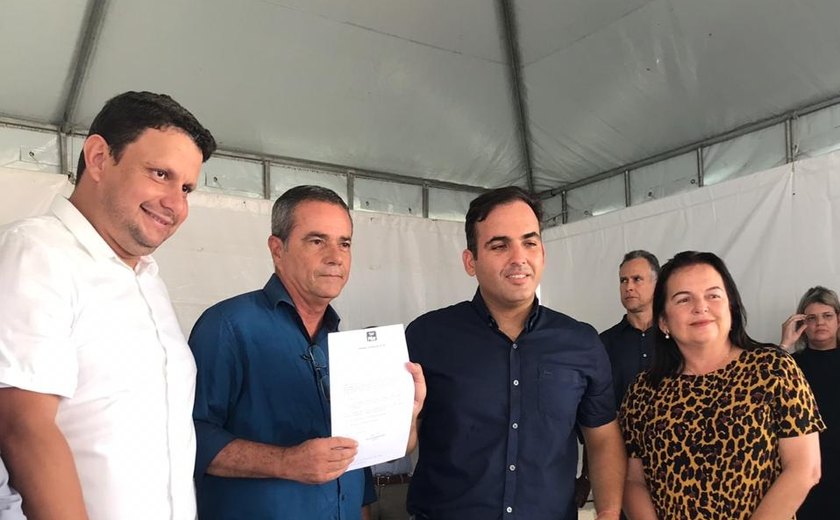 Prefeito Renato Filho assina decreto para instalação de três empresas no Pilar