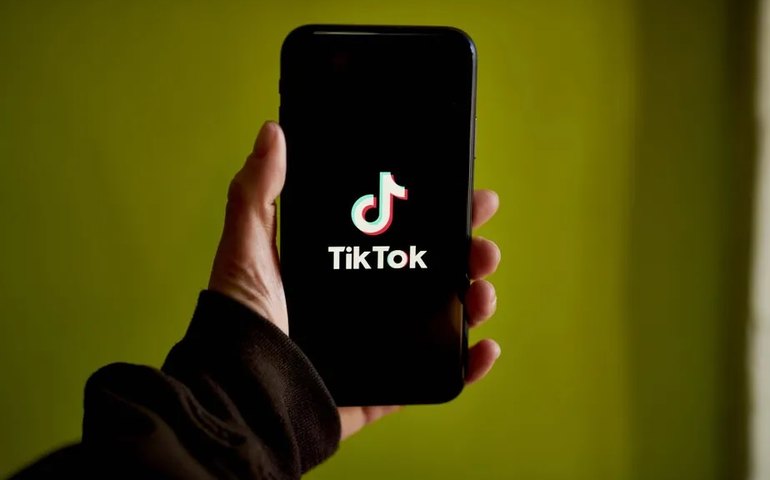 China se opõe à venda forçada do TikTok em resposta aos EUA