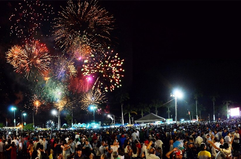 Mais de 50 mil pessoas participam do Show da Virada, em Palmeira dos Índios