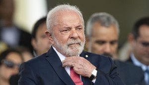 Governo reajusta salário mínimo para R$ 1.412 em 2024; entenda o que muda