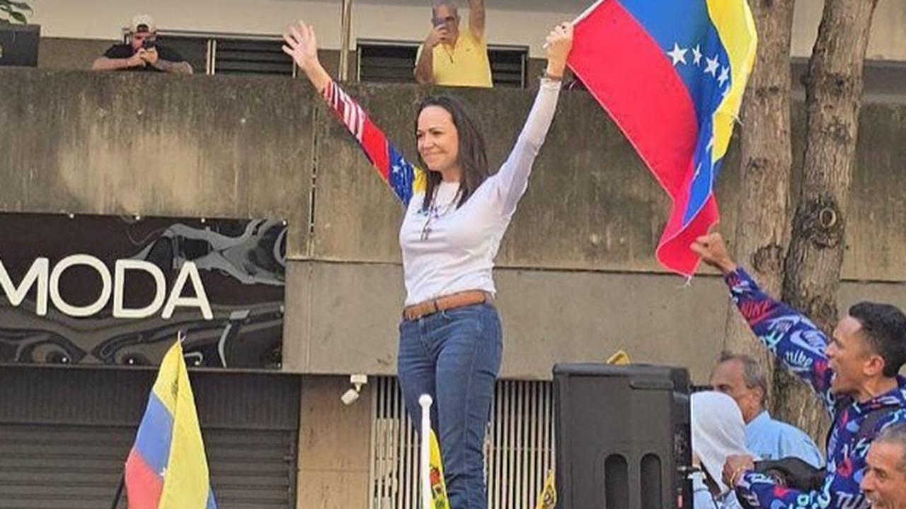 Líder da oposição, Corina Machado é detida após protesto contra Maduro