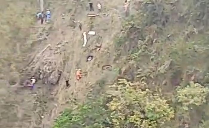 Barranco na Serra da Barriga, onde ônibus caiu