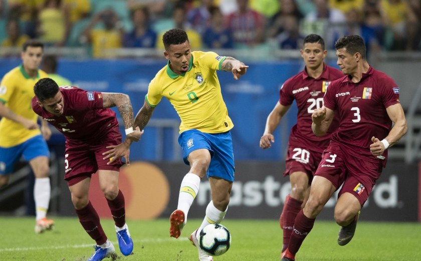 Brasil sofre empate da Venezuela e perde liderança das