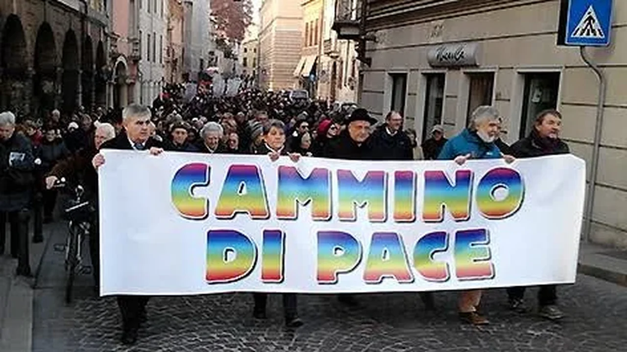 Manifestação pela paz reúne milhares de pessoas na capital da Itália