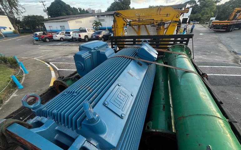 Governo de Alagoas doa equipamento para ajudar no escoamento de água no Rio Grande do Sul