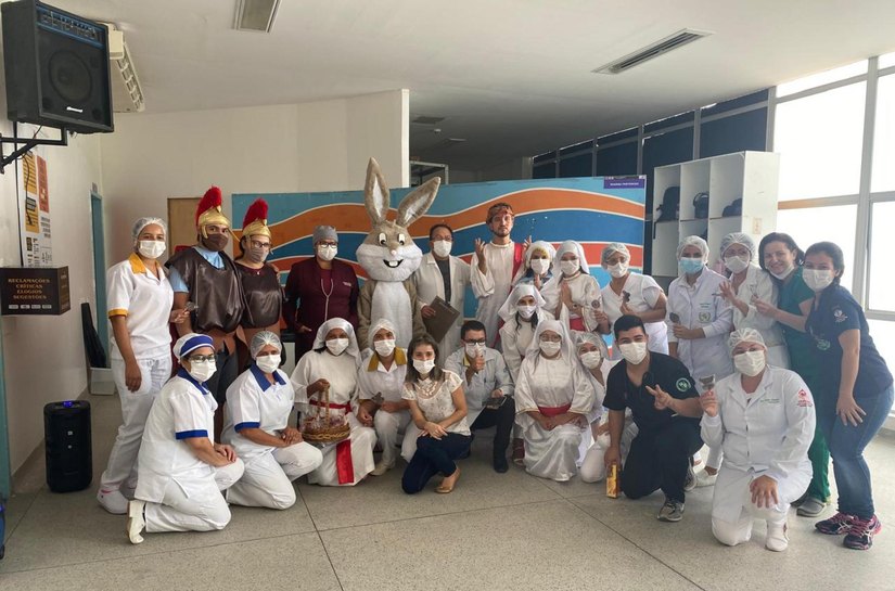 Hospital de Emergência do Agreste realiza Paixão de Cristo e atividades infantis em celebração da Páscoa