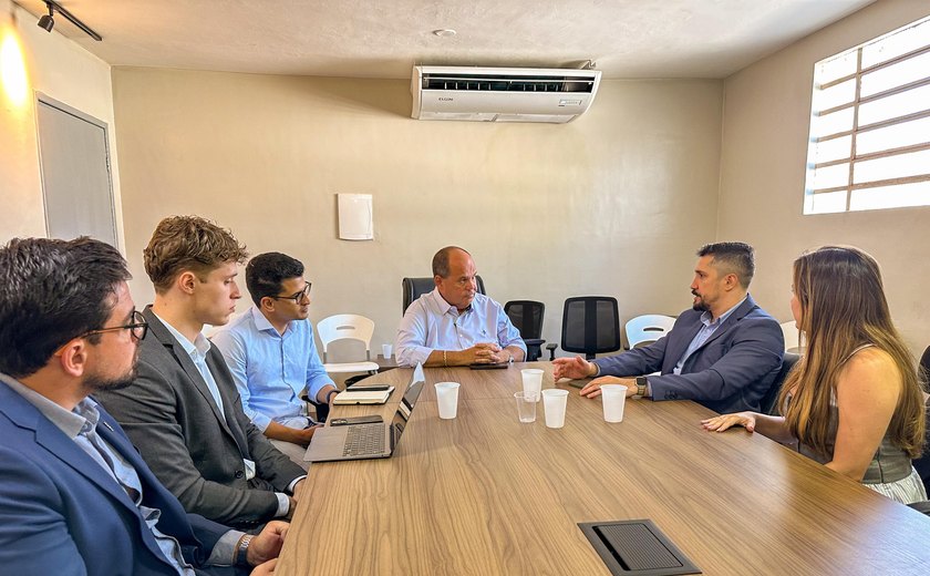 Gestores da Sesau se reúnem para discutir a implementação do Programa Saúde Digital em Alagoas