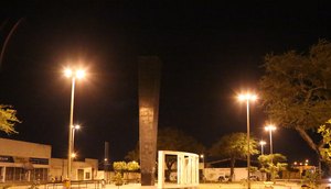 Iluminação PRAÇA DOS EXPEDICIONÁRIOS - Foto_Silvio Rocha (1).JPG