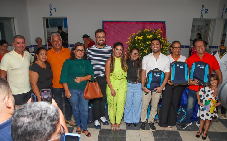 Prefeitura de São José da Laje entrega 4 mil kits escolares, além da reforma de unidades escolares