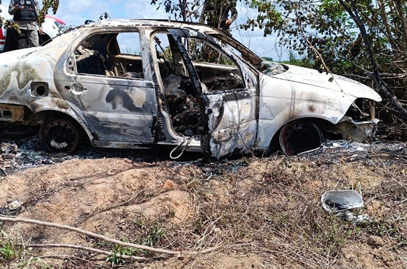 Polícia Científica identifica corpos encontrados carbonizados em carro na AL-405