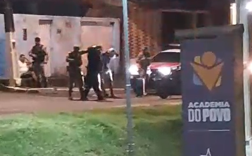 Sobreviventes de atentado em Maceió vão responder por tráfico após droga ser encontrada em casa onde estavam