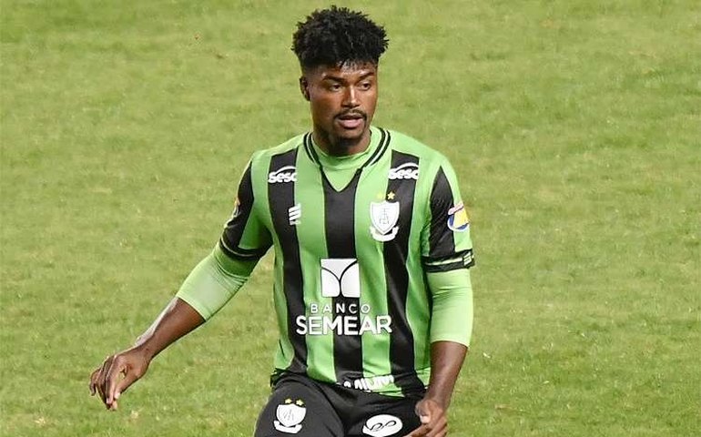 Bauermann pede para torcida ‘esquecer balada’ e empurrar Santos contra Bragantino